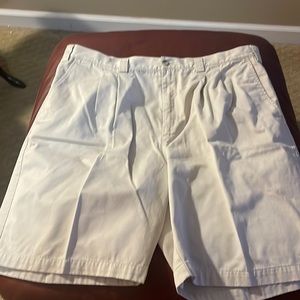 Ashworth pleated size 40